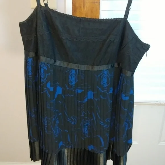 INC Black Blue Party Spaghetti Strap Pleated Lace Bodice Top Blouse Size 12 - Picture 3 of 10